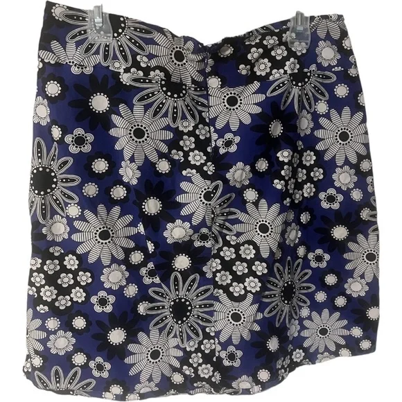 An MIKK Couture Floral Skirt in size large - Picture 6 of 7